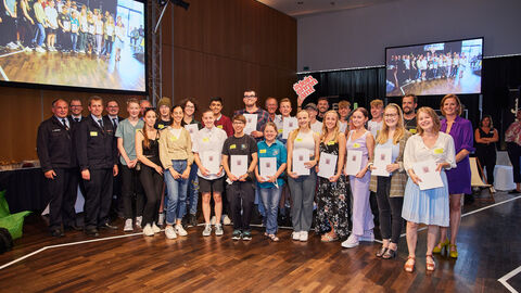 Siegerinnen und Sieger des Weltverbesserer-Wettbewerbs Gruppenfoto der Siegerinnen und Sieger des Weltverbesserer-Wettbewerbs